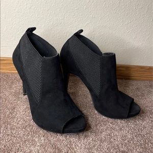 Simply Vera Vera Wang boot heels